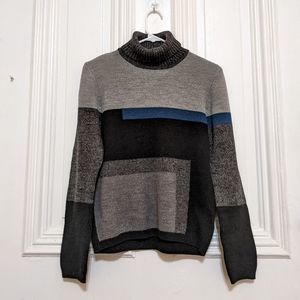 Color-block Turtle Neck Sweater